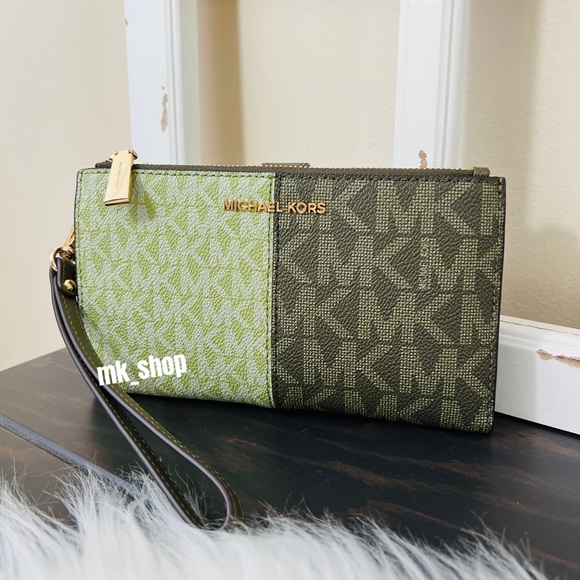 Michael Kors Jet Set Double Zip Wristlet - Picture 1 of 15